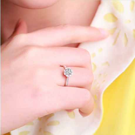 Anello solitario con diamante in oro bianco - Jasmin étoilé