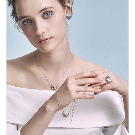 Mikadzuki I Perla Akoya Zaffiro incastonato. Croissant de Lune