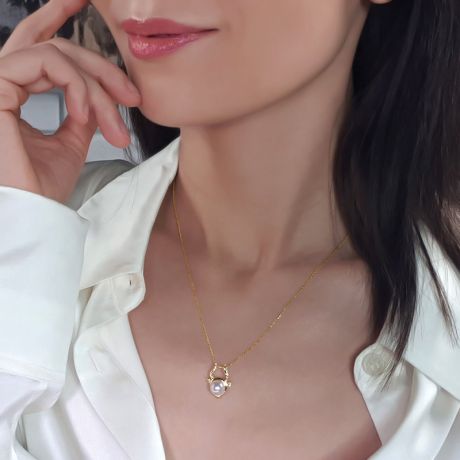 Ciondolo Zodiakku - Oro Giallo e Perla Akoya Bianca