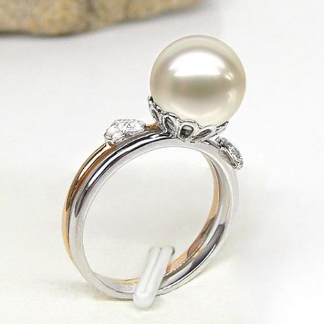 Anello Ovation - Oro Bianco/Giallo 18kt, Diamanti e Perla d'Acqua Dolce