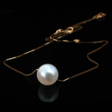 Girocollo Douceur Perlée Oro Giallo 18kt, Perla di Acqua Dolce Bianca 10/11mm