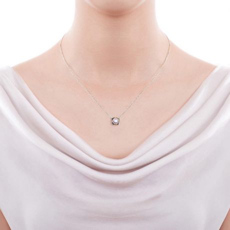 Ciondolo Lotus dal Giappone. Perla Akoya e 2 Ori