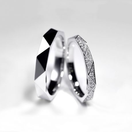 Anello Uomo Triangulaire - Plaino Finitura Lucida