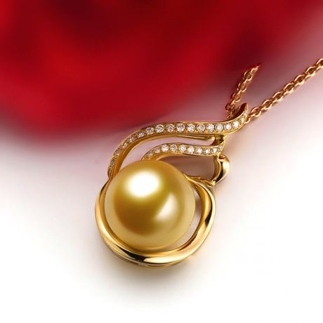 Ciondolo Dolcezza Vegetale - Oro Giallo, Diamanti & Perla dei Mari del Sud Dorata