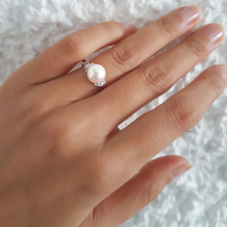 Anello Heureux Stratagème - Oro Bianco 18kt e Perla d'Acqua Dolce - 9