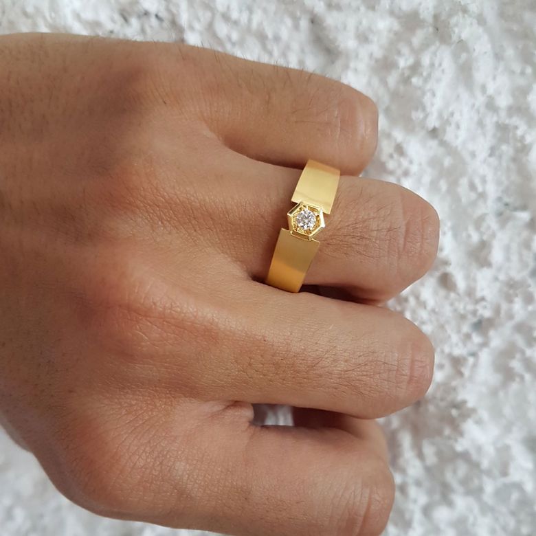 Anello per Uomo Oro giallo & Diamante solitario. Motivo esagonale | Capitaine - 5