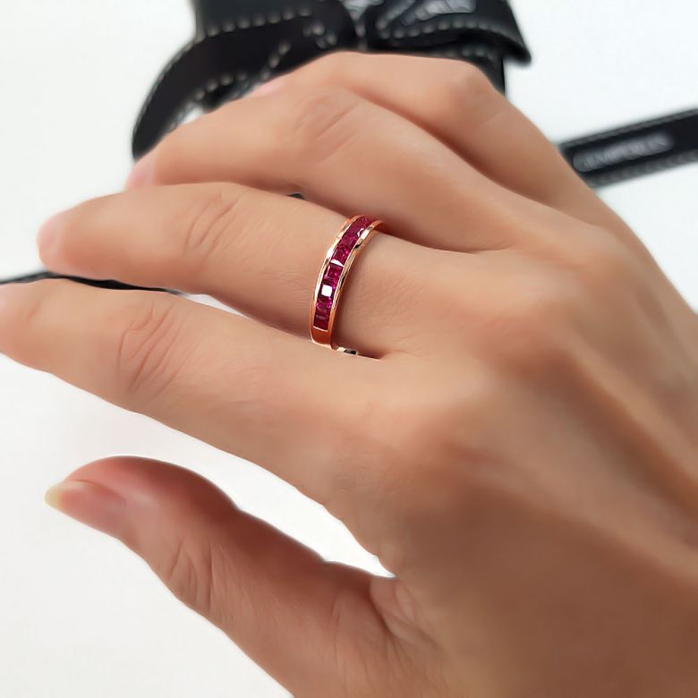 Anello Trieste - Oro Giallo e Riviera di Rubini Princess a Binario - 8