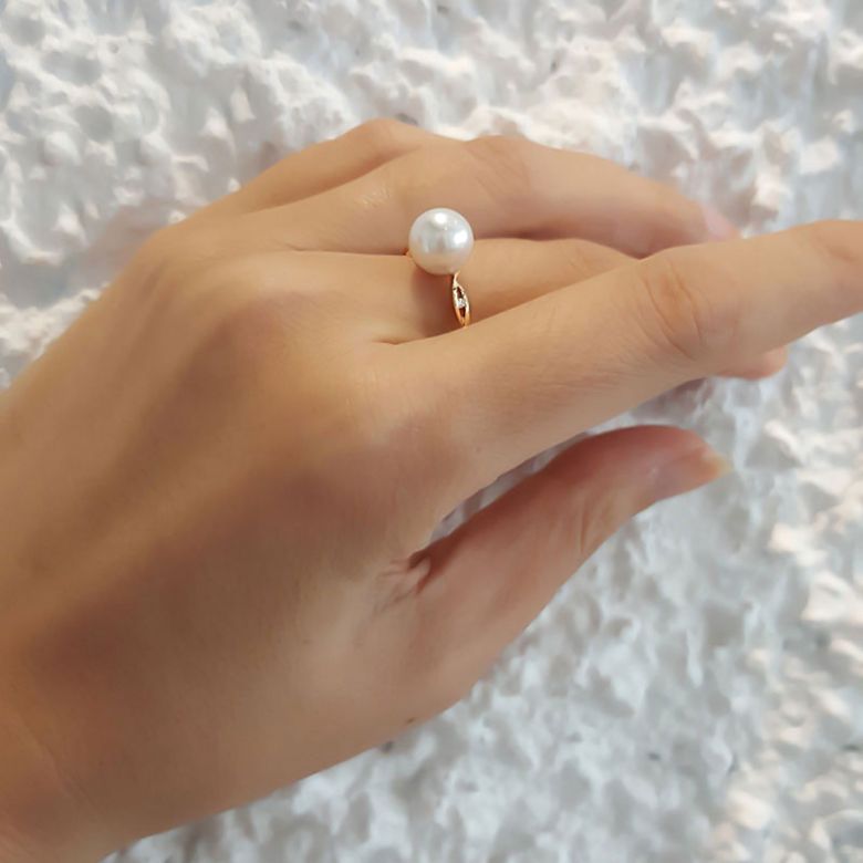 Anello Riko - Oro Giallo, Diamanti e Perla Akoya - 4