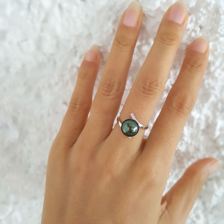 Anello Soraya - Oro Bianco, Diamanti e Perla di Tahiti - 2