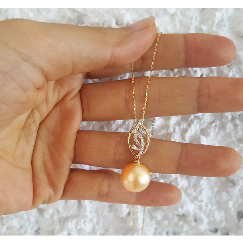 Ciondolo Feuilles d'Or - Oro Giallo, Diamanti & Perla dei Mari del Sud Dorata - 5