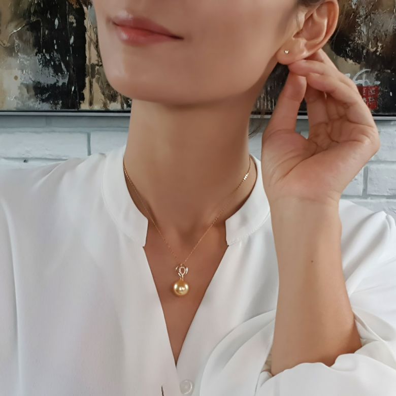 Ciondolo Narciso - Oro Giallo, Diamanti & Perla Gold dei Mari del Sud - 1