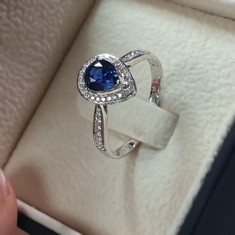 Anello Solitario Composto Jaffna - Oro Bianco, Diamanti & Zaffiro Pera - 8